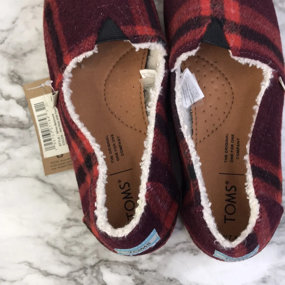 TOMS Slippers Size 7.5 Belmont Red Plaid w/ Faux Shearling Shoes flat